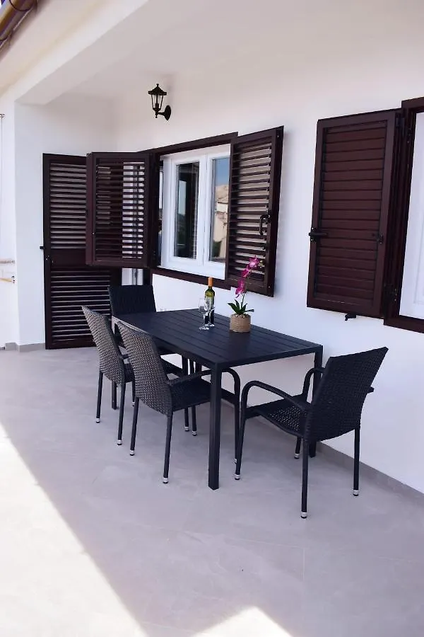 Apartment Peruzin Residence Pag Town